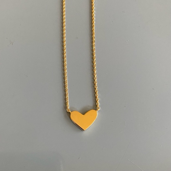 [SOLD] Ari Heart Necklace 18k Gold Vermeil - Picture 2 of 6